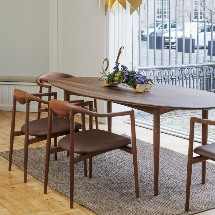 JARI Dining Table Ellipse